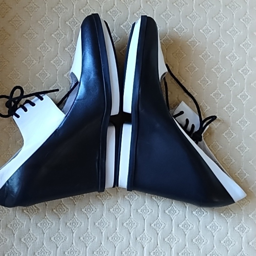 Kenneth Cole  black and white leather wedge size 8.5 - Picture 6 of 9